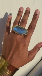 Load and play video in Gallery viewer, Lago - Faceted Blue Labradorite Ring
