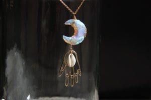 From the Sea to Your Wrist: Handmade Seashell Jewelry