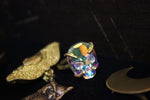 Cargar imagen en el visor de la galería, Arco Iris Brass Skull Ring - Golden Treasure Box
