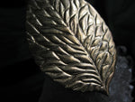 Cargar imagen en el visor de la galería, Ari Leaf Ring - Golden Treasure Box
