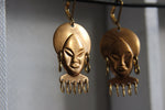 Cargar imagen en el visor de la galería, Calma Mama - African Woman Brass Earrings - We Love Brass
