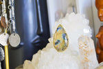 Cargar imagen en el visor de la galería, Caught Up - Webbed Orange Labradorite Brass Ring - We Love Brass
