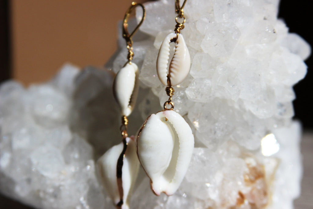 Cowrie pon Cowrie Brass Shell Earrings - We Love Brass