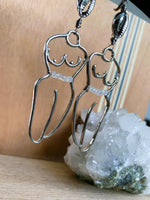 Cargar imagen en el visor de la galería, Cowrie Shell and Moonstone Waist beads Earrings - We Love Brass
