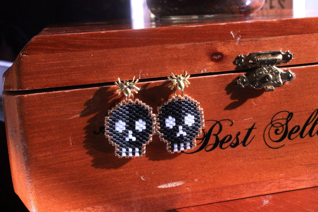 Crossing Over Brass Spider Earrings - Golden Treasure Box