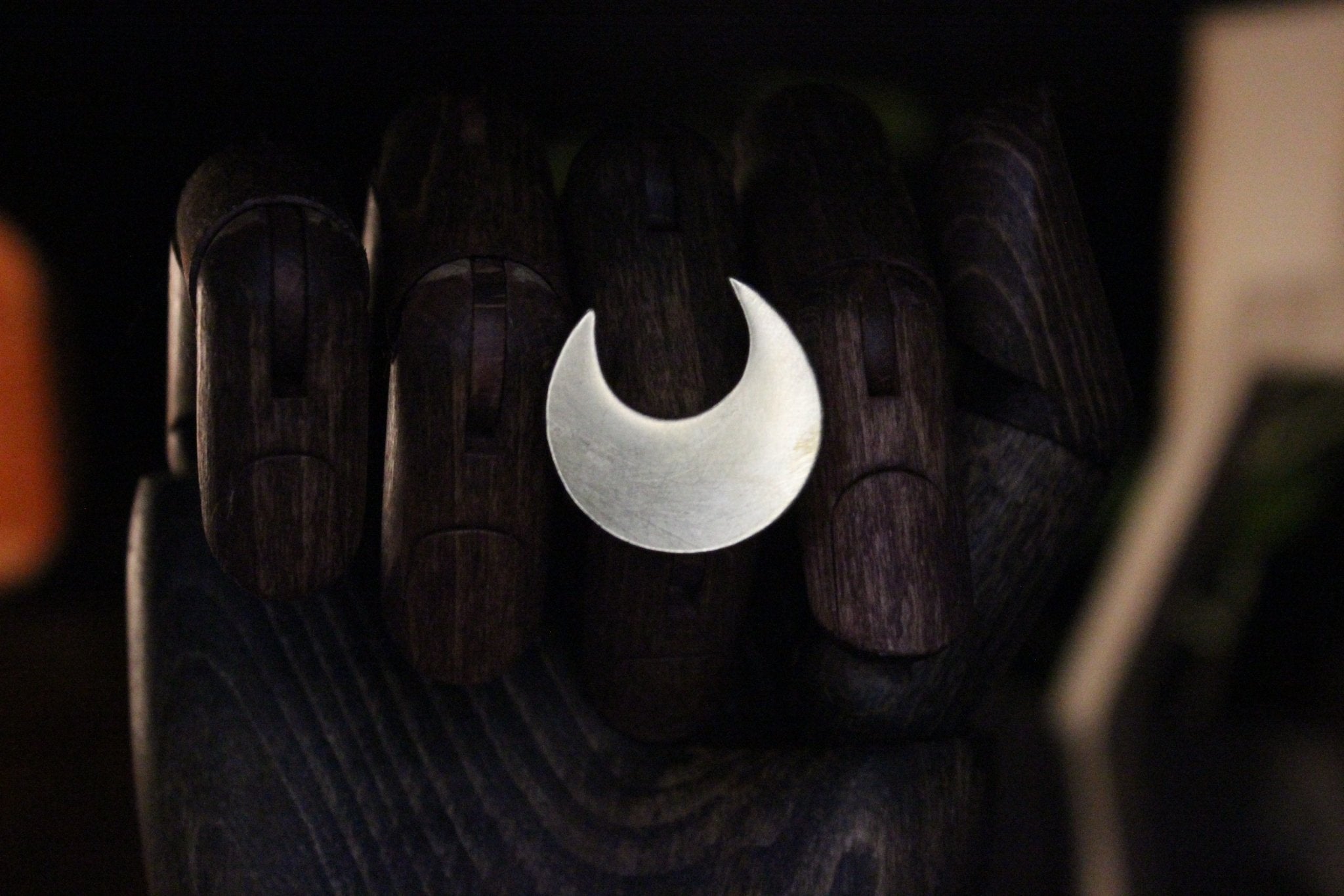 Deep Crescent Brass Moon Ring - Golden Treasure Box