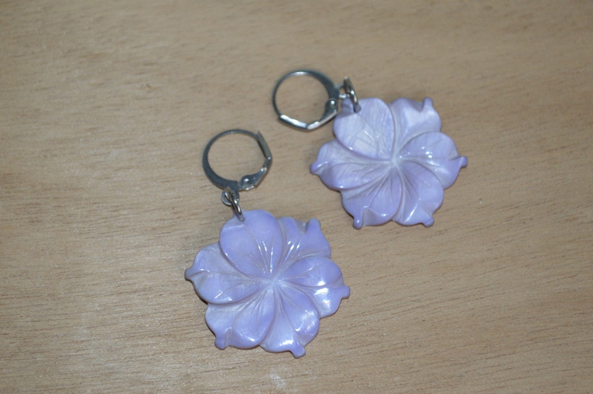 Delicates - Lilac Colored Seashell Flower Earrings - We Love Brass