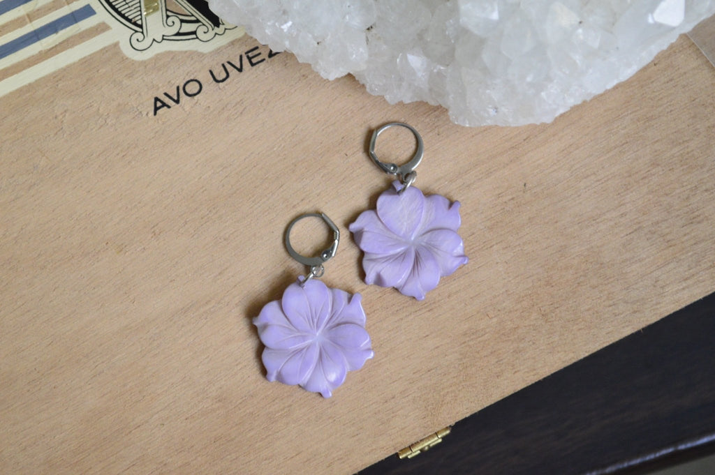 Delicates - Lilac Colored Seashell Flower Earrings - We Love Brass