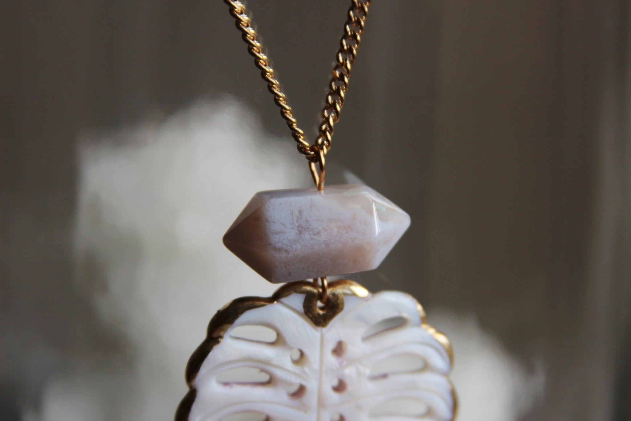 Deliciosa Flower Agate Brass Crystal Necklace - We Love Brass