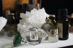 Cargar imagen en el visor de la galería, Diamond Head Glass Perfume Bottle - We Love Brass
