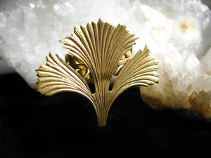 Ginkgo Ring - Golden Treasure Box
