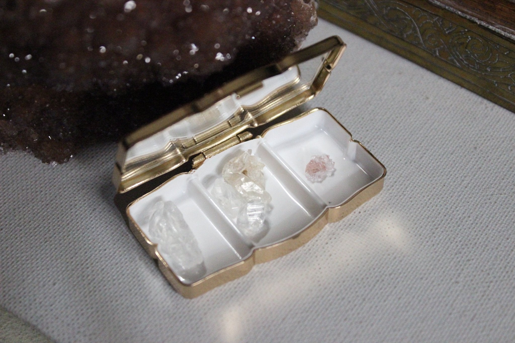 Golden Crystal Treasure Box - Golden Treasure Box