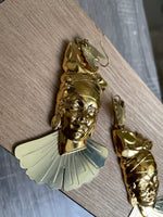 Cargar imagen en el visor de la galería, Herbalist - Market Woman Earrings - We Love Brass
