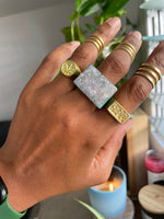 Cargar imagen en el visor de la galería, Blazed - Brass and Crystal Ring Set
