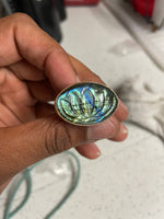 Cargar imagen en el visor de la galería, Lotus - Handmade Labradorite Crystal Ring
