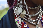 Cargar imagen en el visor de la galería, Moeda - Afghan Jewelry and Original Ear Cuff - We Love Brass
