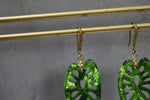 Cargar imagen en el visor de la galería, Monstera Leaf Earrings - We Love Brass
