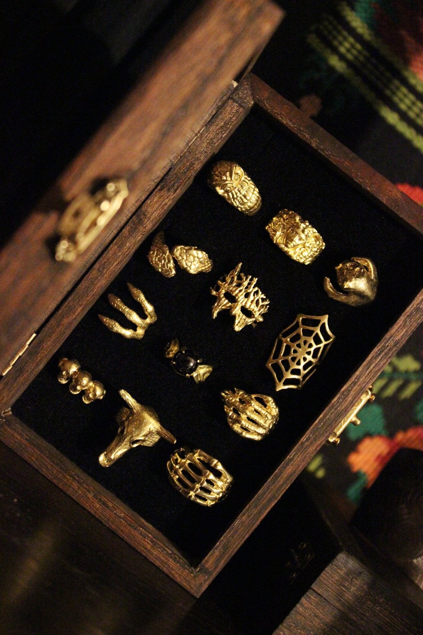 Mother's Hallowed Ring Box - Golden Treasure Box