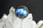 Cargar imagen en el visor de la galería, Round Faceted Labradorite Ring - We Love Brass
