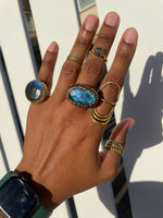 Cargar imagen en el visor de la galería, Round Faceted Labradorite Ring - We Love Brass
