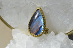 Cargar imagen en el visor de la galería, Shimmery Faceted Blue Labradorite Ring - We Love Brass
