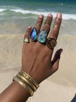 Cargar imagen en el visor de la galería, Shimmery Faceted Blue Labradorite Ring - We Love Brass
