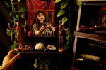 Load image into Gallery viewer, Spidey Senses are Familiar - Golden Treasure Box
