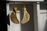 Cargar imagen en el visor de la galería, Sycamore Seedling Brass Earrings - We Love Brass
