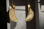 Cargar imagen en el visor de la galería, Sycamore Seedling Brass Earrings - We Love Brass
