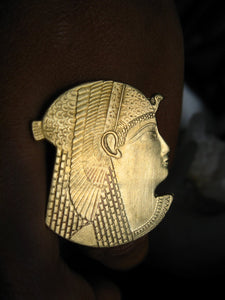 The Isis Ring - Golden Treasure Box