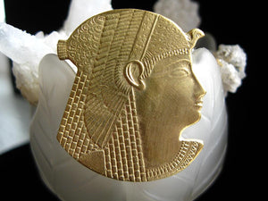 The Isis Ring - Golden Treasure Box
