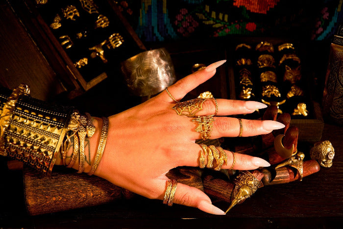 The Seer's Rings - Golden Treasure Box