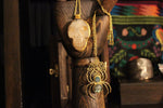 Cargar imagen en el visor de la galería, Thee Crystal Skull Necklace - Golden Treasure Box

