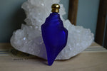 Cargar imagen en el visor de la galería, Vintage Conch Shell Cobalt Perfume Bottle - We Love Brass

