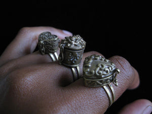 Vintage Heart Locket Ring II - Golden Treasure Box