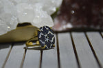 Cargar imagen en el visor de la galería, Vintage Pressed Glass Brass Ring - We Love Brass
