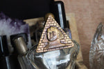Cargar imagen en el visor de la galería, Vintage Sphinx Brass Ring - Golden Treasure Box

