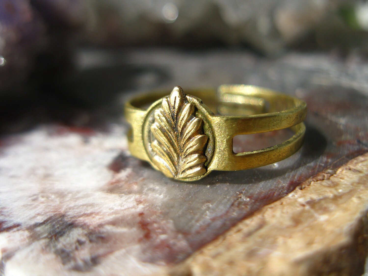 Vintage Style Golden Mini Leaf Ring | Leaf Ring - Golden Treasure Box