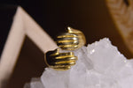 Cargar imagen en el visor de la galería, Warm Embrace Brass Ring - We Love Brass
