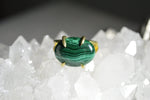 Cargar imagen en el visor de la galería, Wavy - Stone Malachite Brass Ring - We Love Brass
